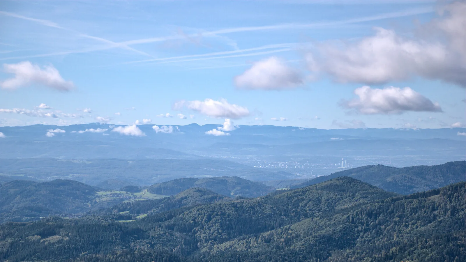 Blick aus dem Schwarzwald auf Basel