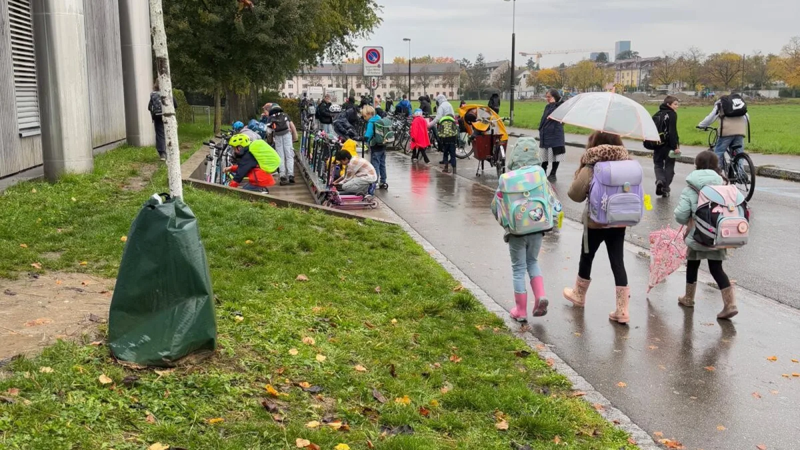 Aktionstag Schulstrasse 20251020 Primarschule Hirzbrunnen 24