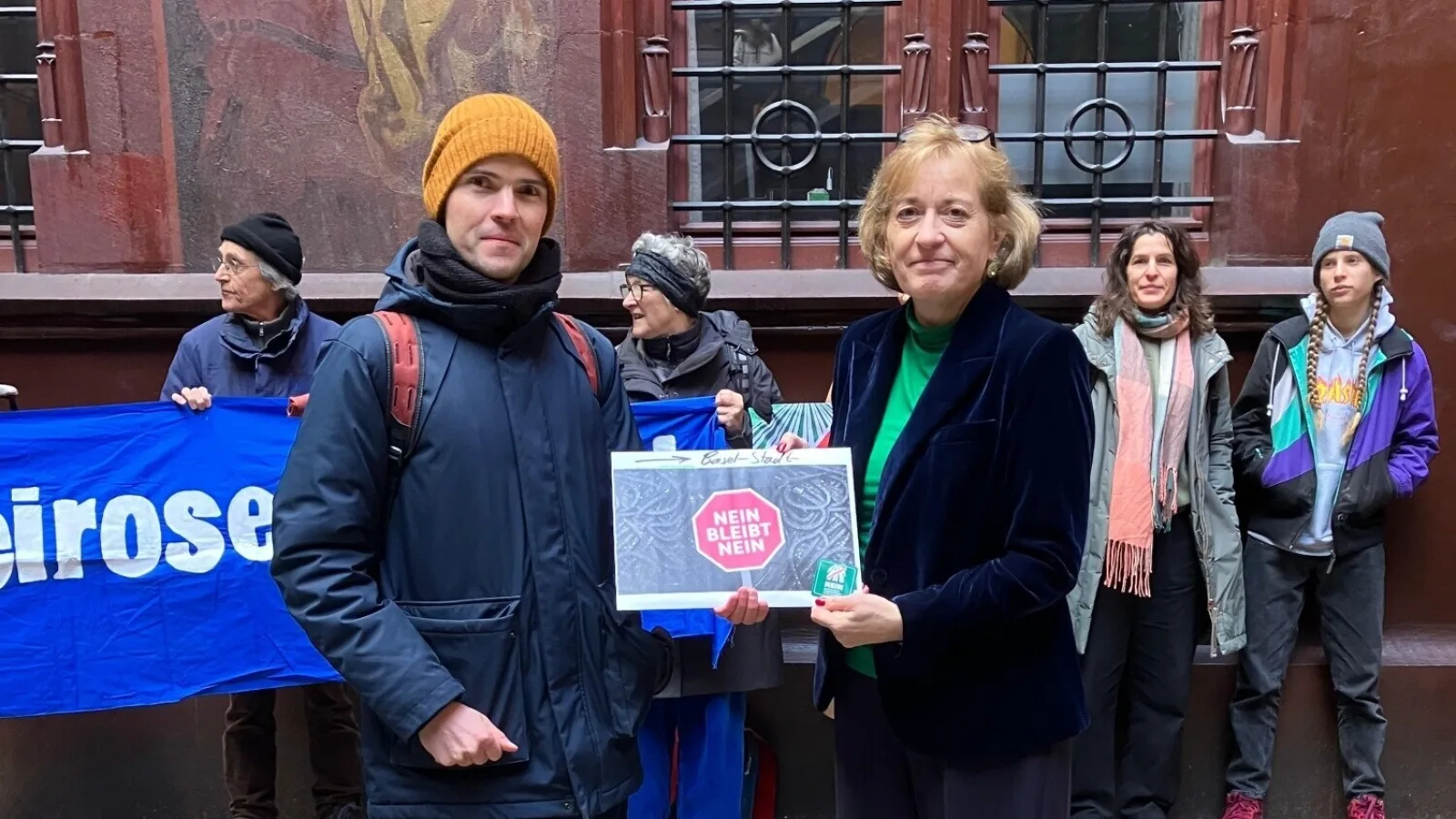 Einreichung Petition Zombie Rheintunnel Basel 1