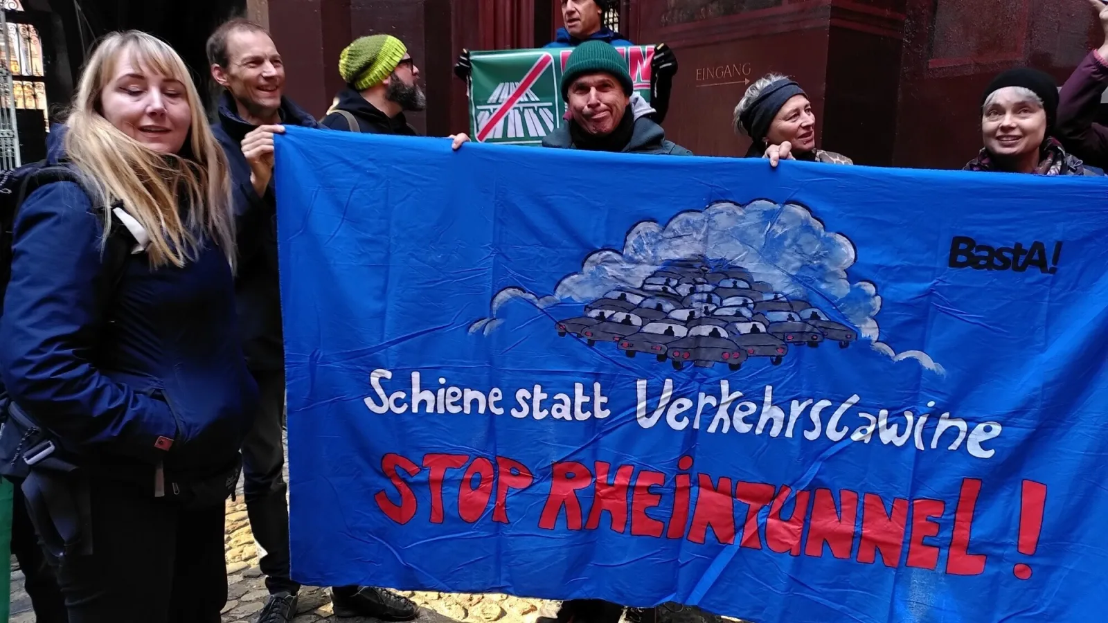 Einreichung Petition Zombie Rheintunnel Basel 3