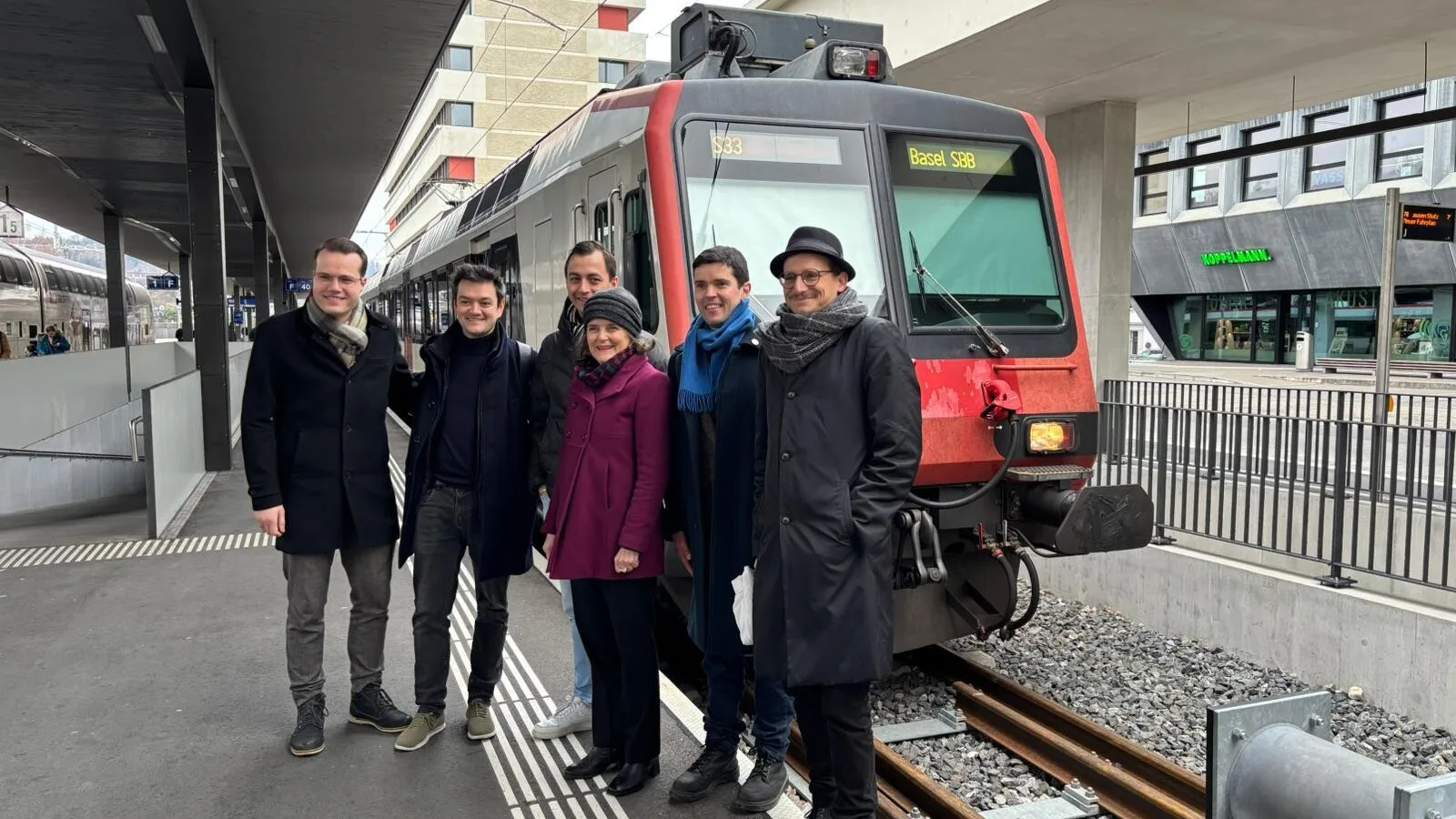 20251214 Begruessung S33 13