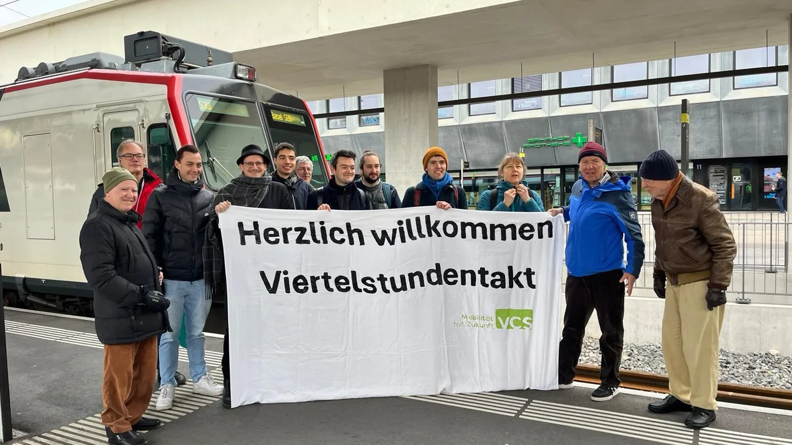 20251214 Begruessung S33 24
