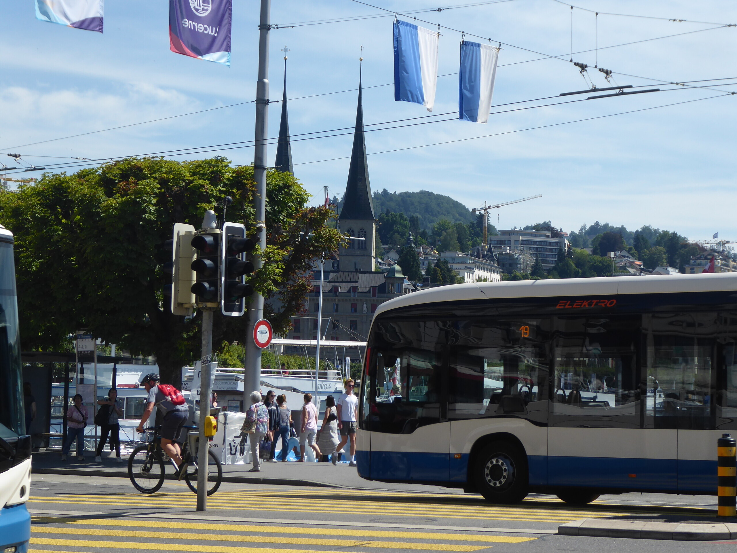 Busbeschleunigung, Busbevorzugung, flächeneffiziente Verkehrsträger, nachhaltige Mobilität, Verkehrswende
