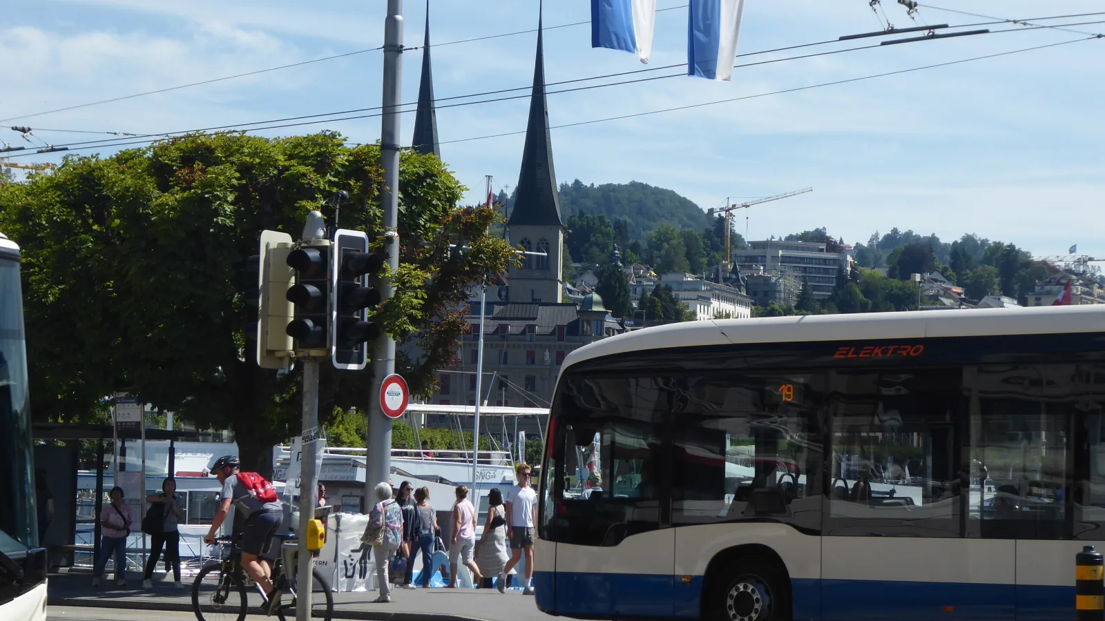 Busbeschleunigung, Busbevorzugung, flächeneffiziente Verkehrsträger, nachhaltige Mobilität, Verkehrswende
