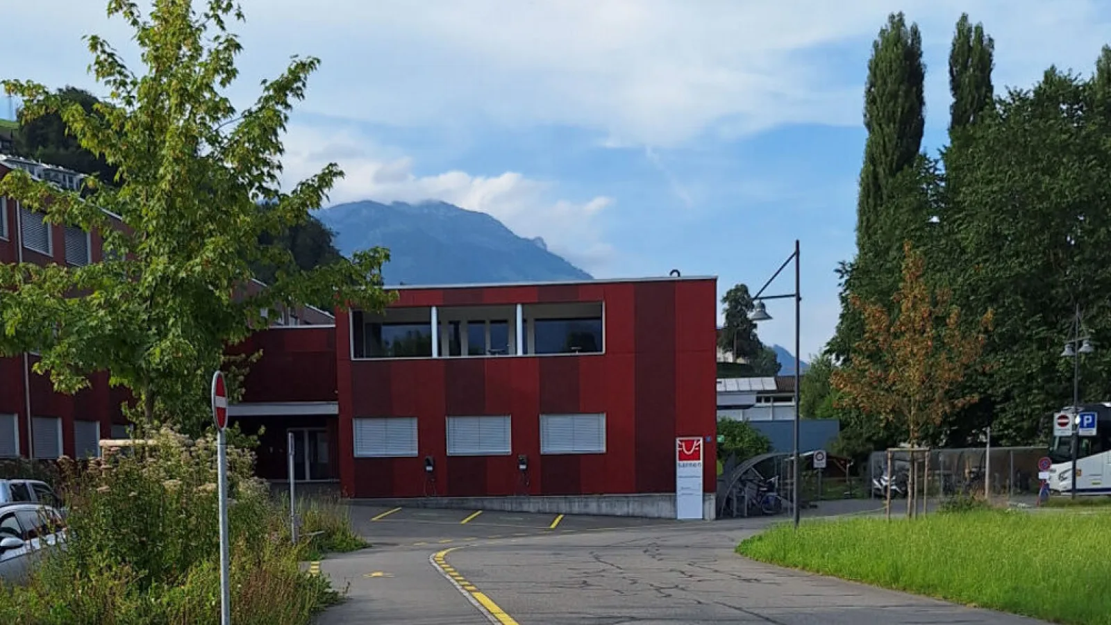 Trottoir vor Gemeindehaus / Kindergarten, Sarnen