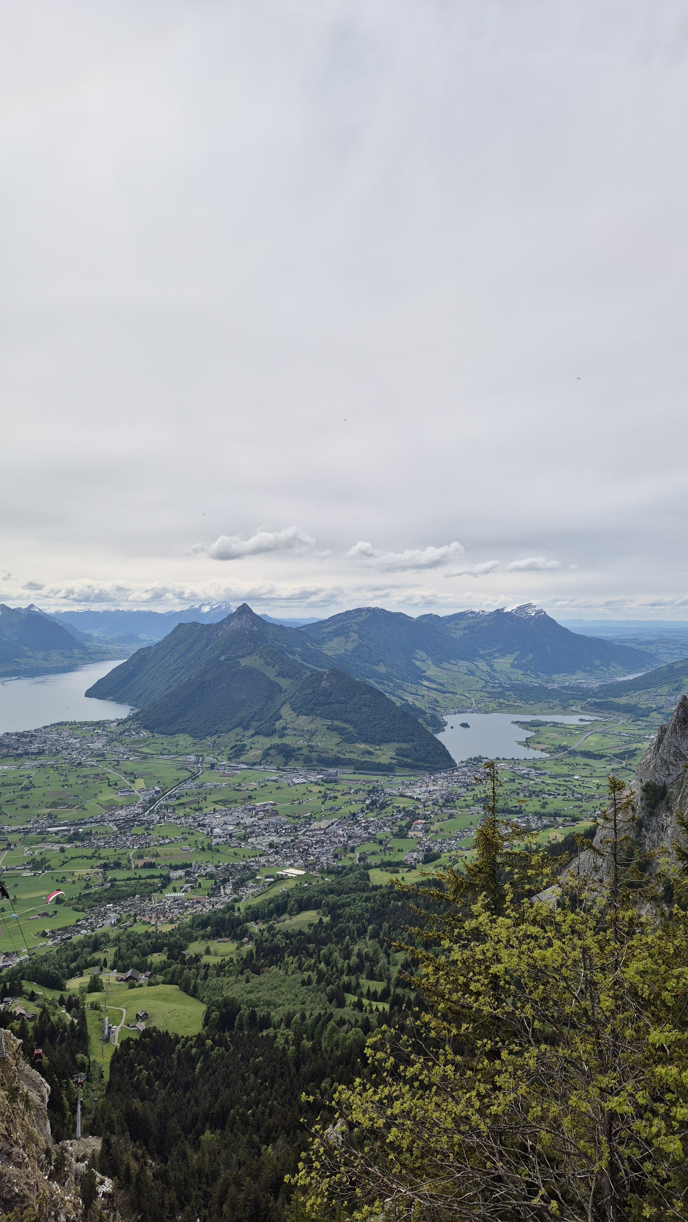 Ausblick Mythen mit Lauerzersee und Vierwaldstaettersee