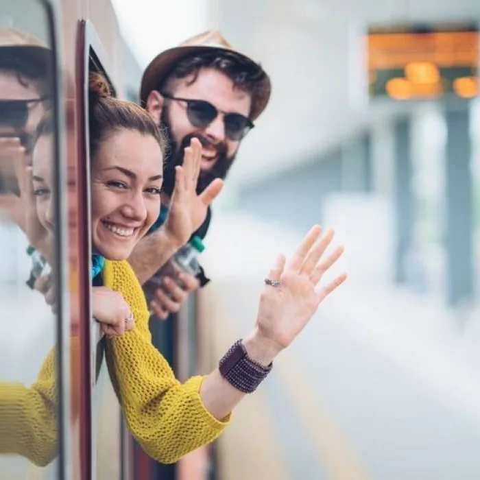 Nachhaltiges Reisen Zug statt Flug jungen Menschen