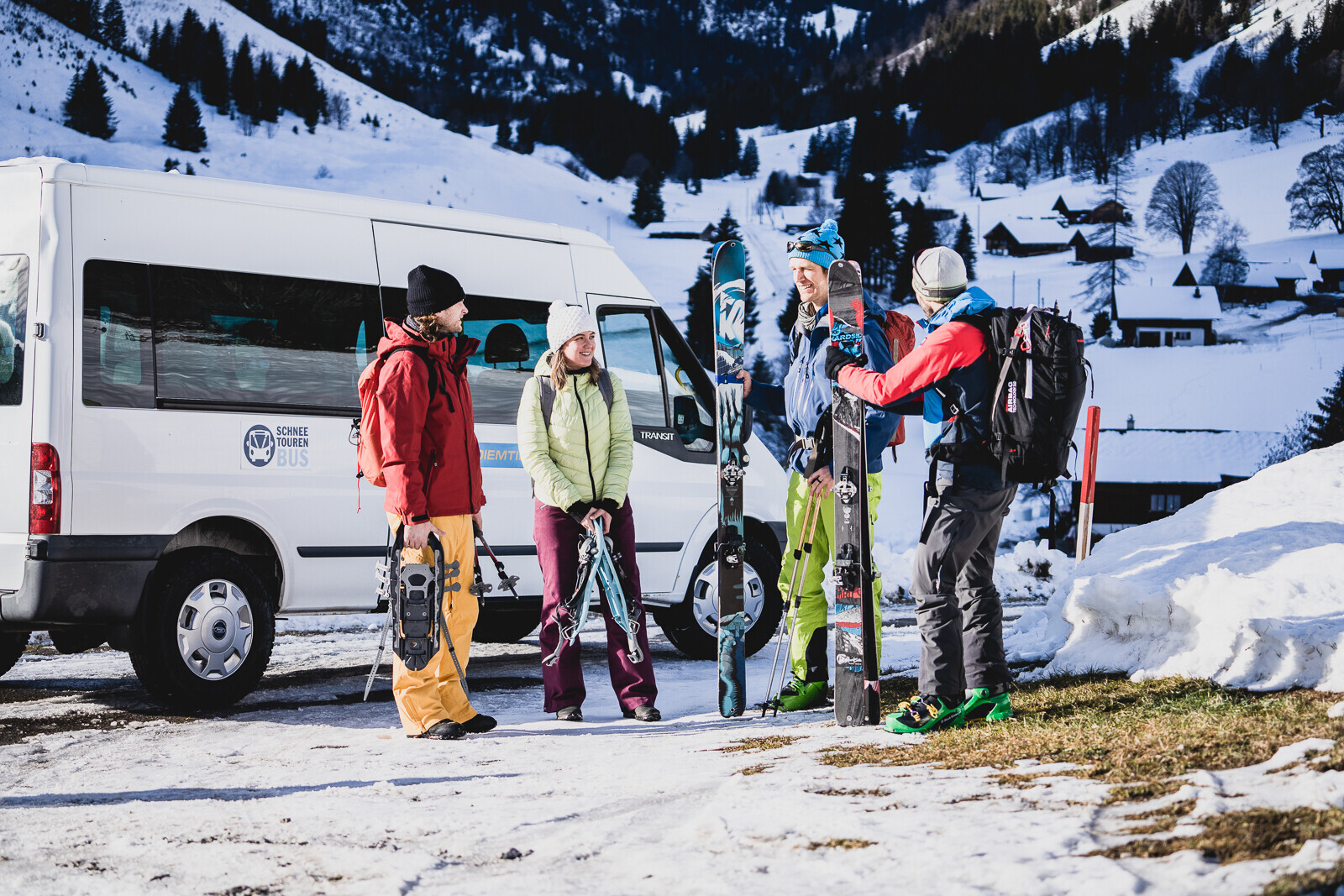 Öffentlicher Verkehr Freizeit Schneetourenbus