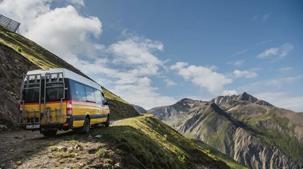 Öffentlicher Verkehr Freizeitverkehr Bus alpin