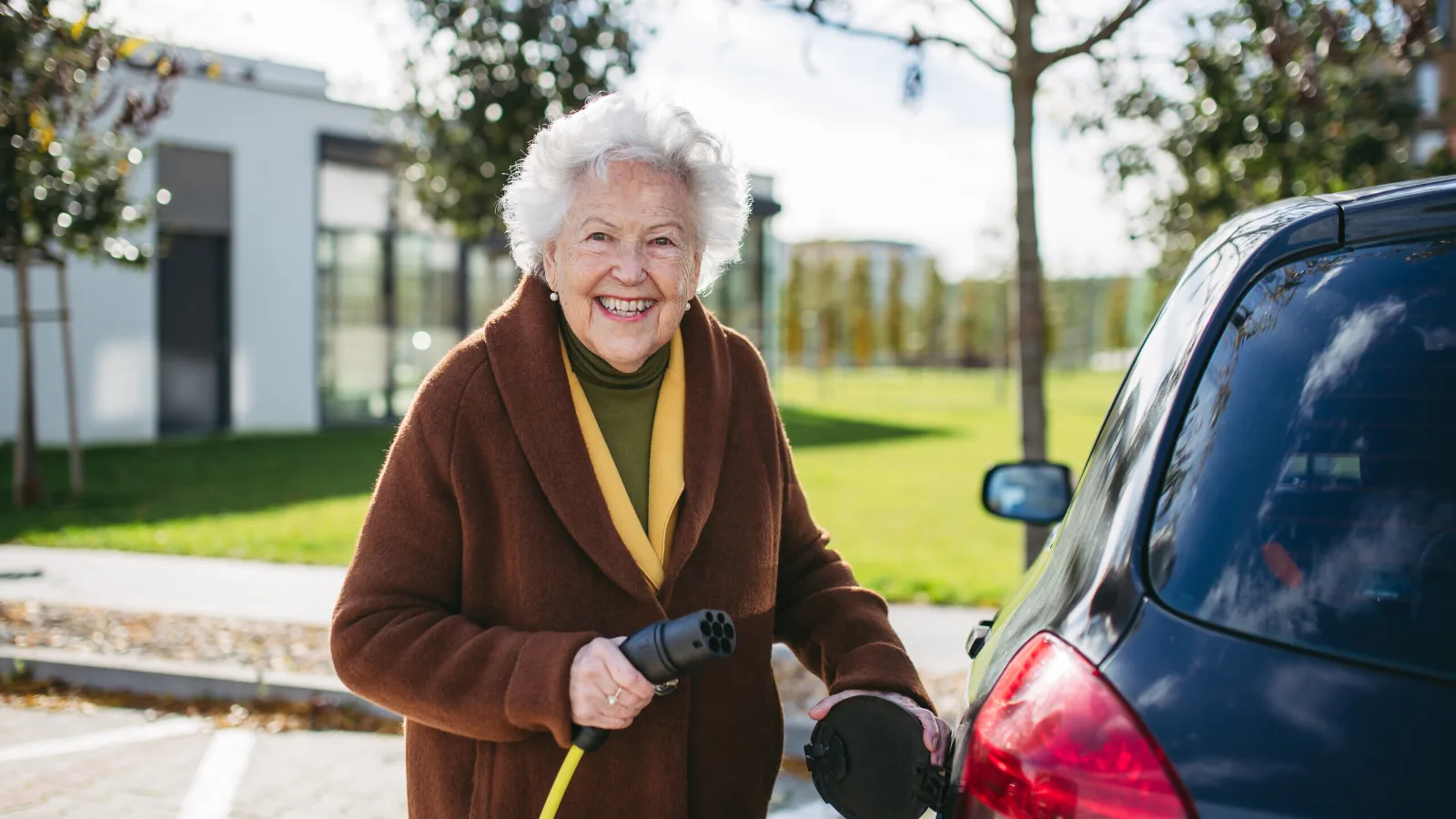 Senioren E Auto Laden