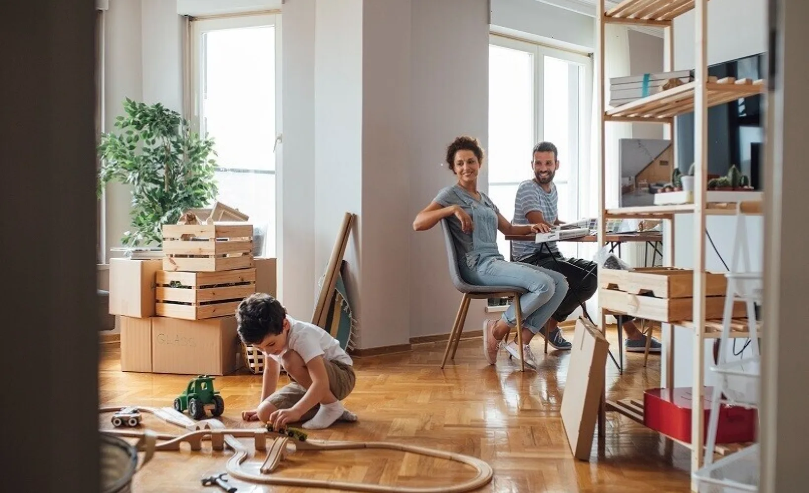 Familie Umzug Hausrat Bahn Spielen