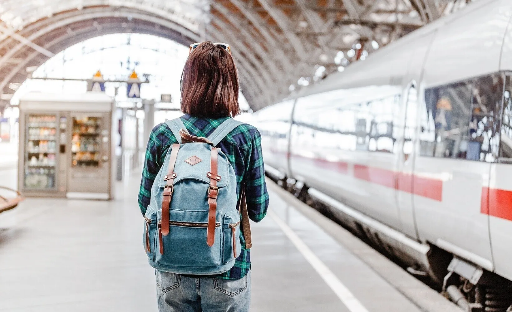 Frau Ferien Bahn Perron Schutzbrief